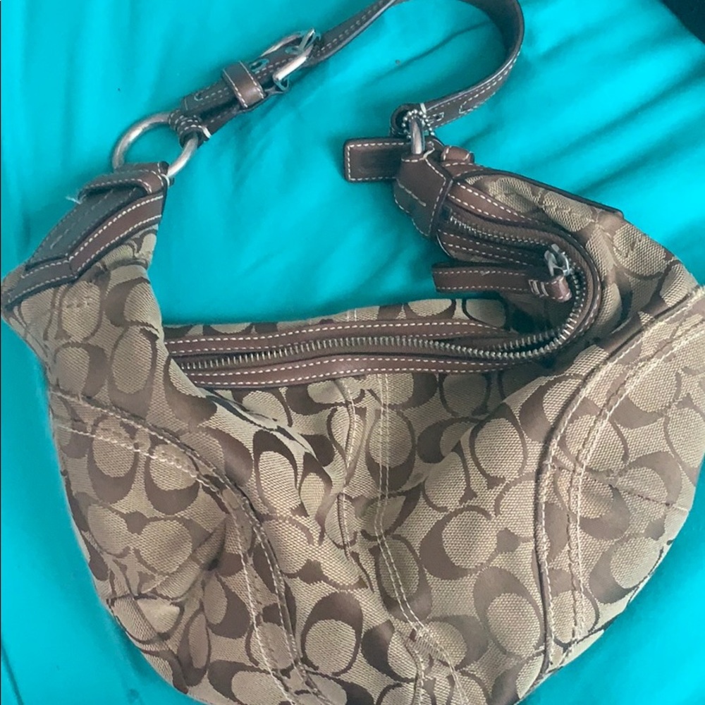 coach purse with bag to secure in